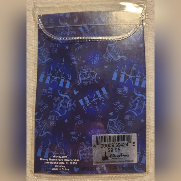 Disneyland 60th Diamond Anniversary Logo  Keychain- Limited Release - Picture 2 of 5